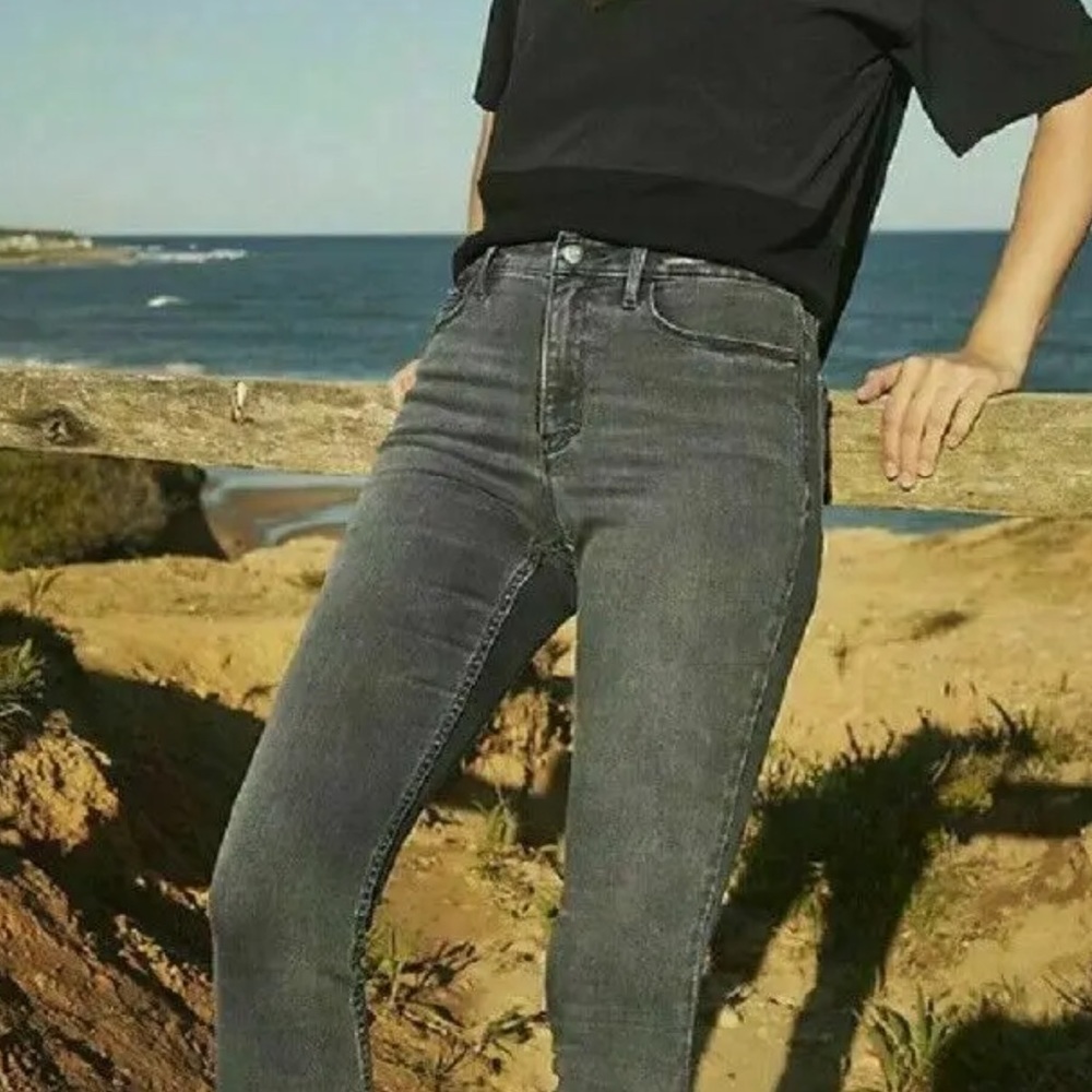 NWT Athleta Sculptek Ultra Skinny Jean Grey Wash Size 0
